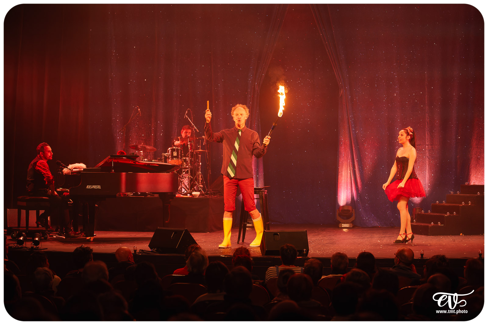 PLEIN FEU (CIE AVRIL EN SEPTEMBRE)